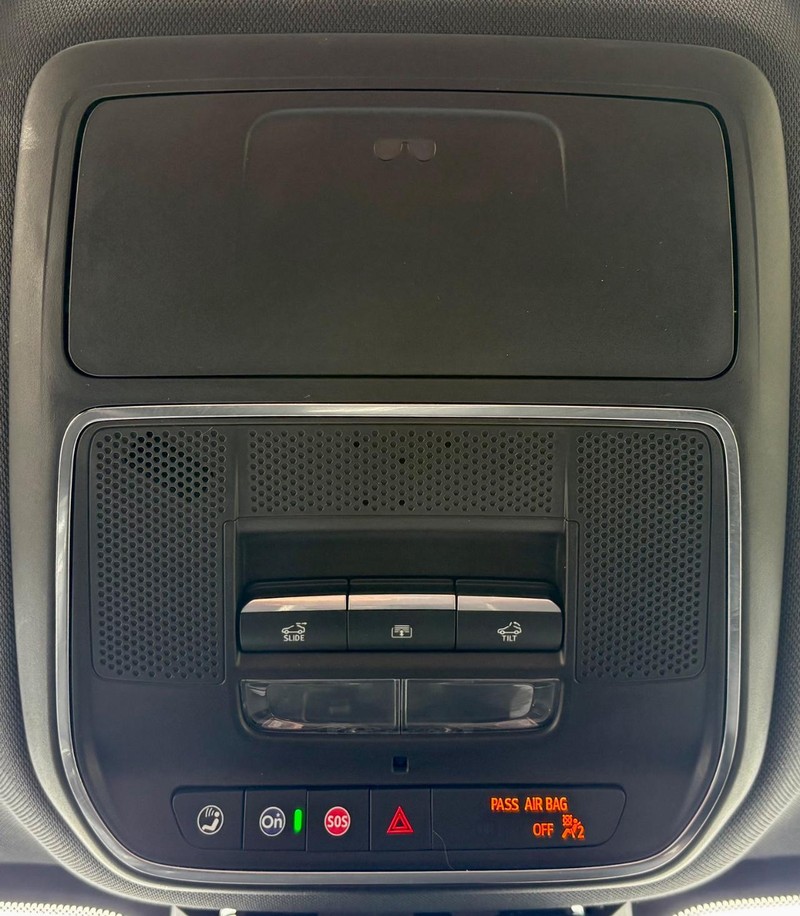 Chevrolet Equinox Vehicle Full-screen Gallery Image 30