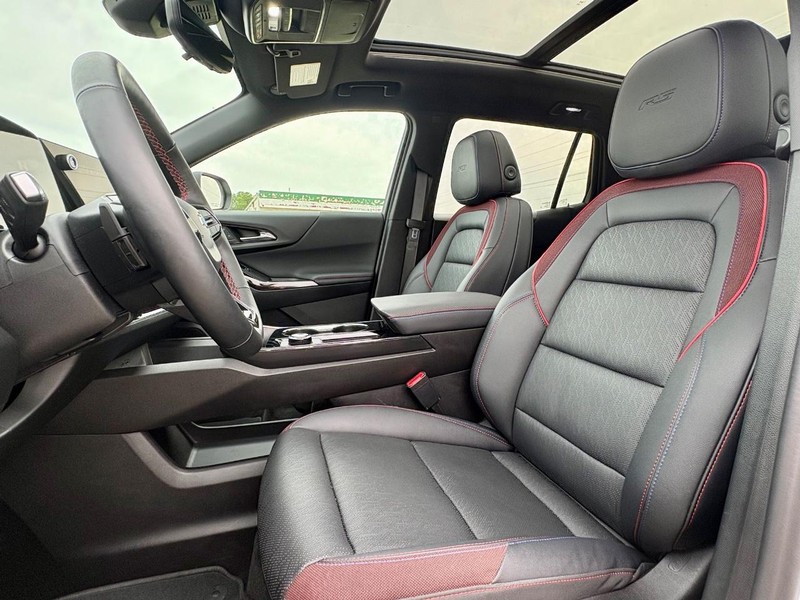 Chevrolet Equinox Vehicle Full-screen Gallery Image 31