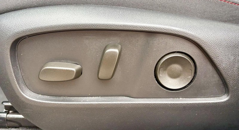 Chevrolet Equinox Vehicle Full-screen Gallery Image 32