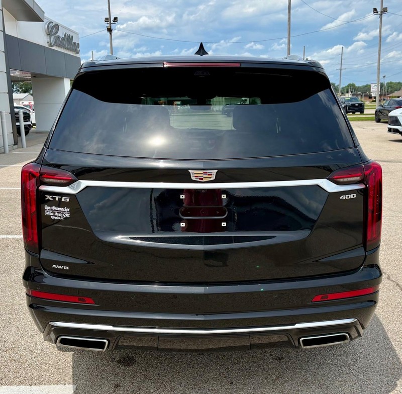 Cadillac XT6 Vehicle Full-screen Gallery Image 04