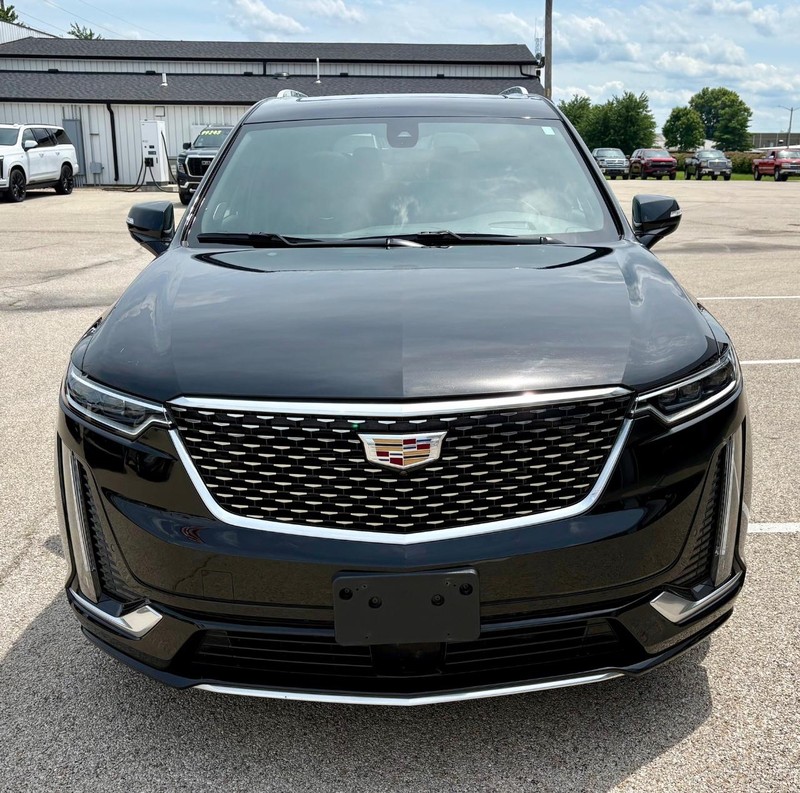 Cadillac XT6 Vehicle Full-screen Gallery Image 10
