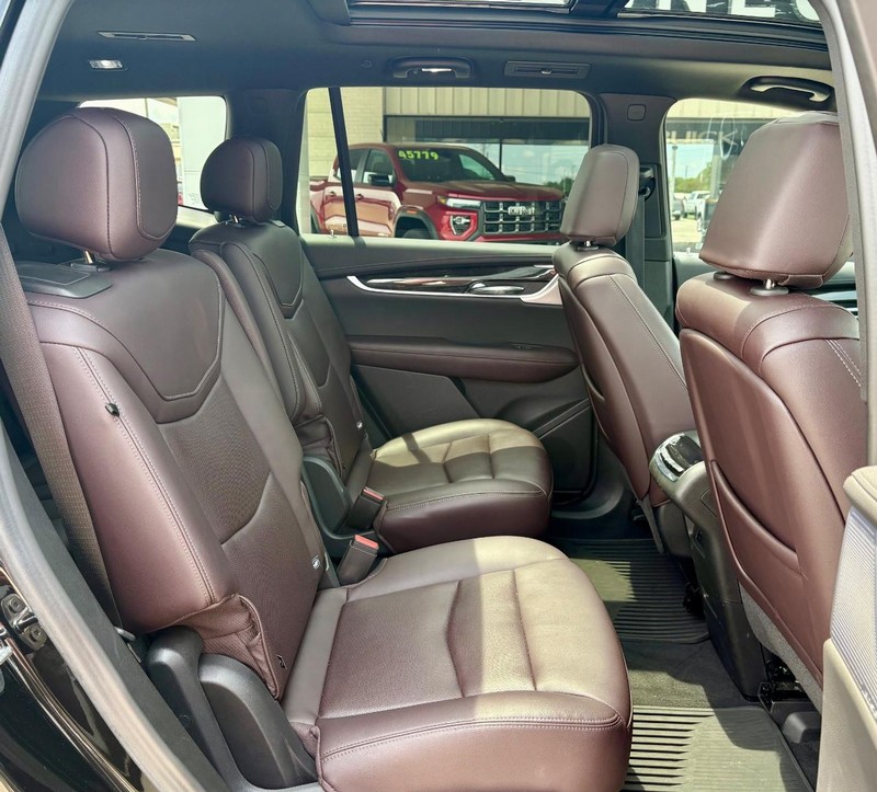 Cadillac XT6 Vehicle Full-screen Gallery Image 13