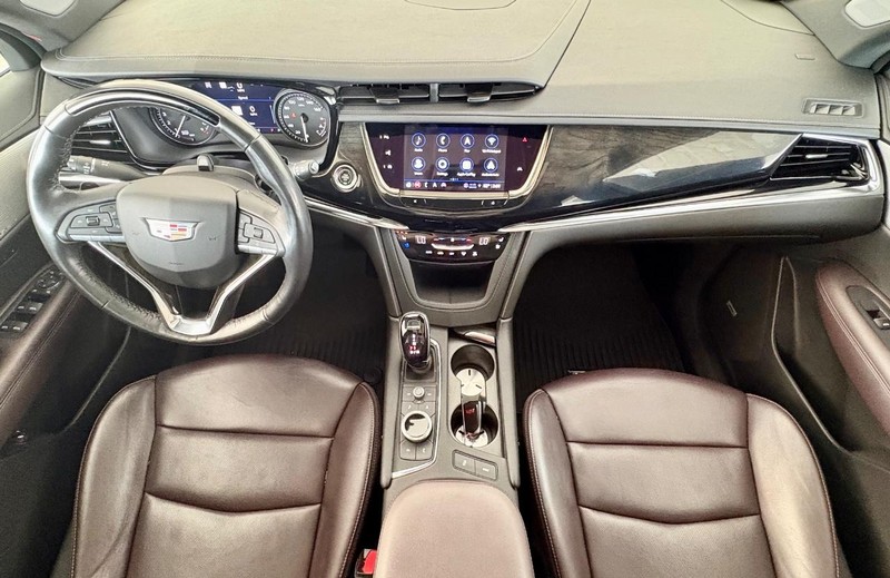Cadillac XT6 Vehicle Full-screen Gallery Image 16