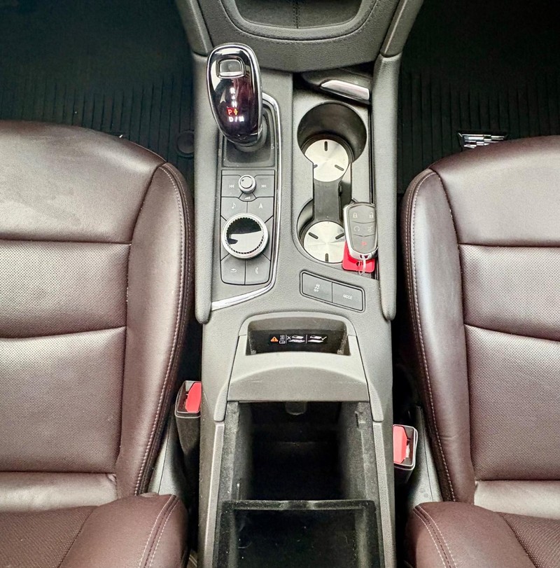 Cadillac XT6 Vehicle Full-screen Gallery Image 17
