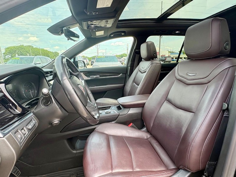 Cadillac XT6 Vehicle Full-screen Gallery Image 35