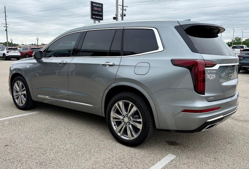 Cadillac XT6 Vehicle Full-screen Gallery Image 08