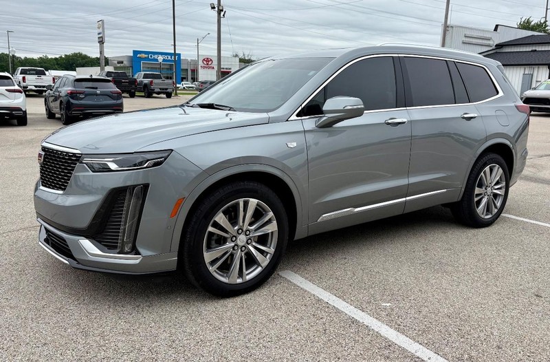 Cadillac XT6 Vehicle Full-screen Gallery Image 09