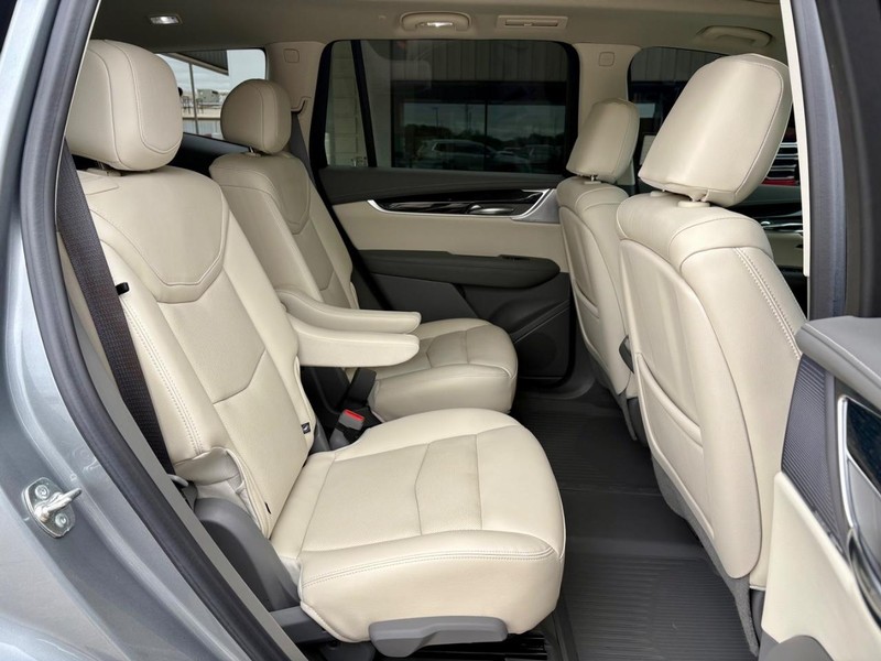 Cadillac XT6 Vehicle Full-screen Gallery Image 13