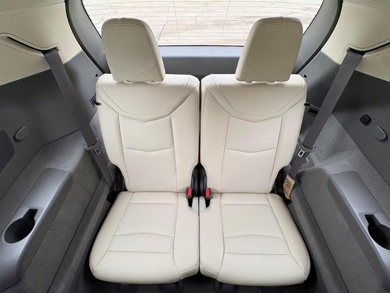 Cadillac XT6 Vehicle Full-screen Gallery Image 15