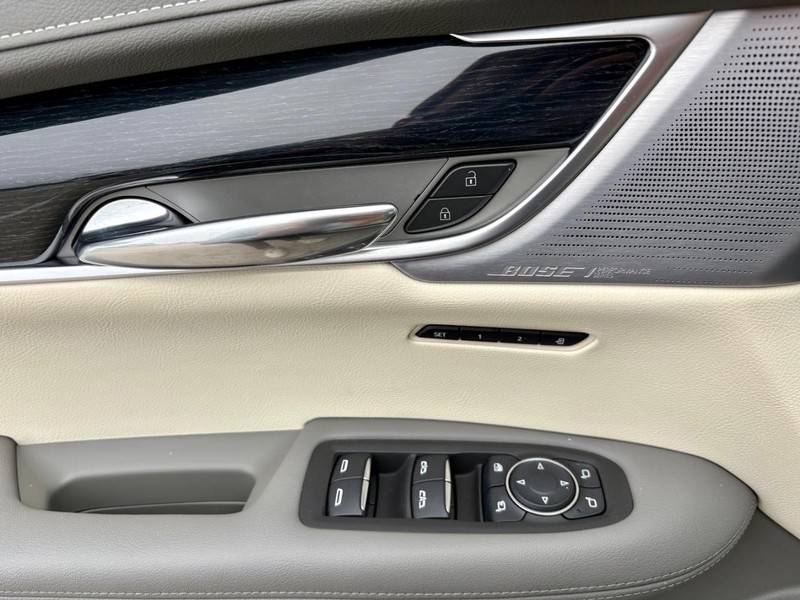 Cadillac XT6 Vehicle Full-screen Gallery Image 19