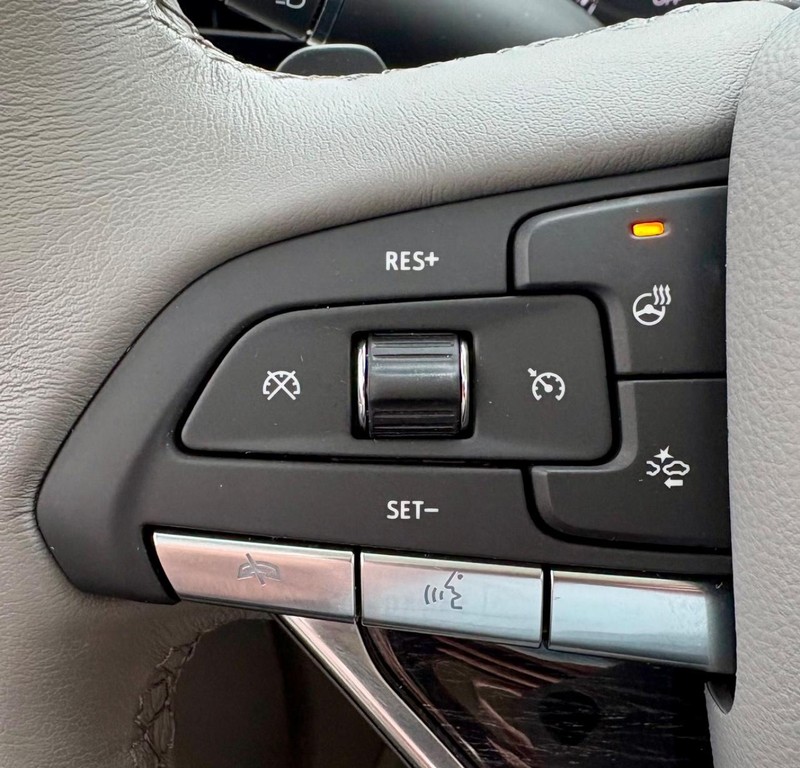 Cadillac XT6 Vehicle Full-screen Gallery Image 23