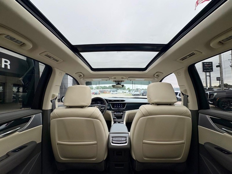 Cadillac XT6 Vehicle Full-screen Gallery Image 32