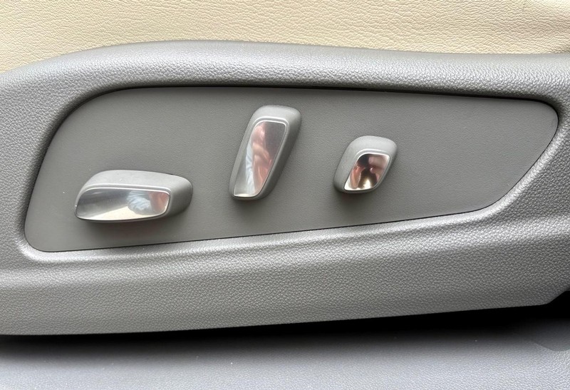 Cadillac XT6 Vehicle Full-screen Gallery Image 35