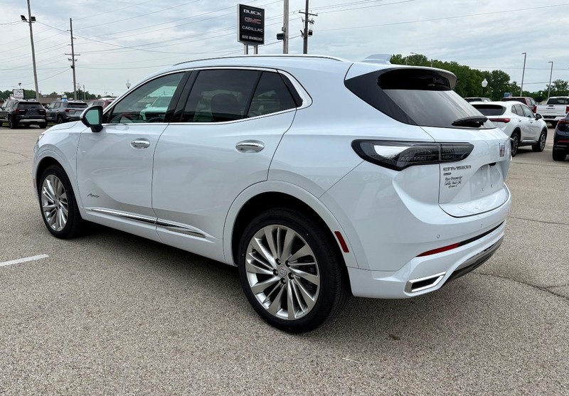 Buick Envision Vehicle Full-screen Gallery Image 06