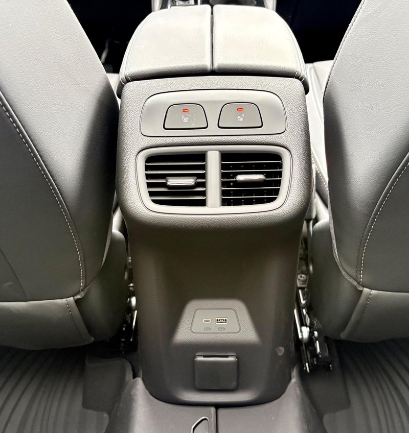 Buick Envision Vehicle Full-screen Gallery Image 12