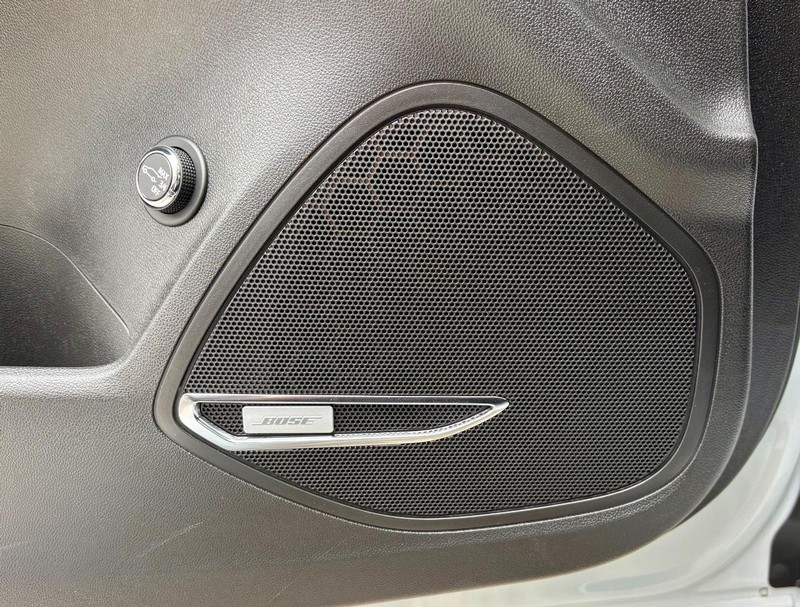 Buick Envision Vehicle Full-screen Gallery Image 18