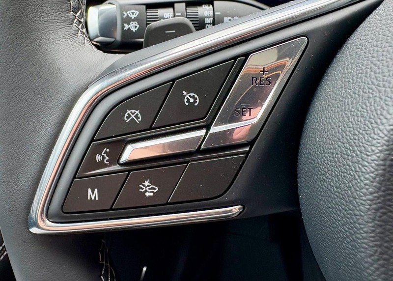 Buick Envision Vehicle Full-screen Gallery Image 21