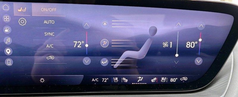 Buick Envision Vehicle Full-screen Gallery Image 28