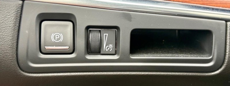 Cadillac XT5 Vehicle Full-screen Gallery Image 19