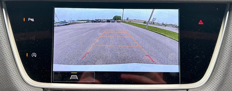 Cadillac XT5 Vehicle Full-screen Gallery Image 26