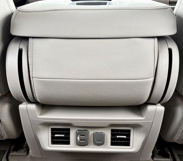 2022 GMC Sierra 1500 Limited 4WD SLT Crew Cab thumbnail image 13