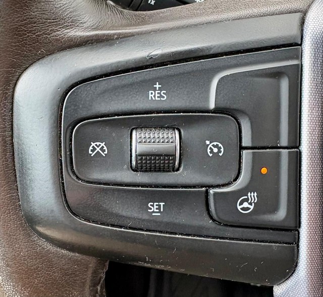 2022 GMC Sierra 1500 Limited 4WD SLT Crew Cab thumbnail image 22