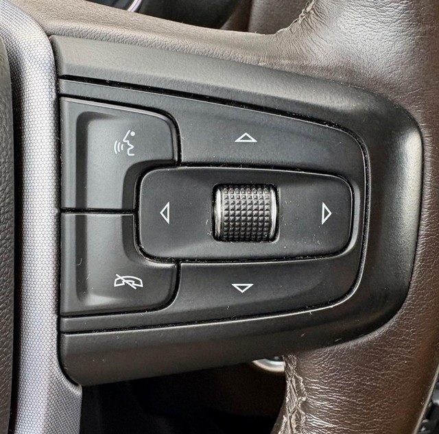 2022 GMC Sierra 1500 Limited 4WD SLT Crew Cab thumbnail image 23
