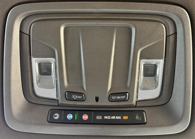 2022 GMC Sierra 1500 Limited 4WD SLT Crew Cab thumbnail image 30