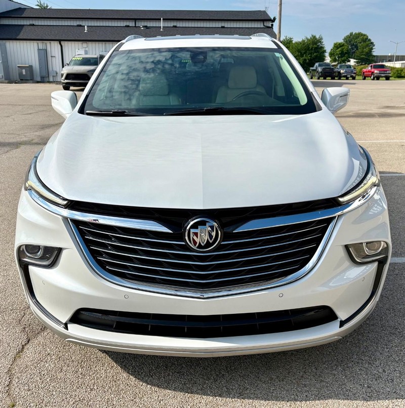 Buick Enclave Vehicle Full-screen Gallery Image 09