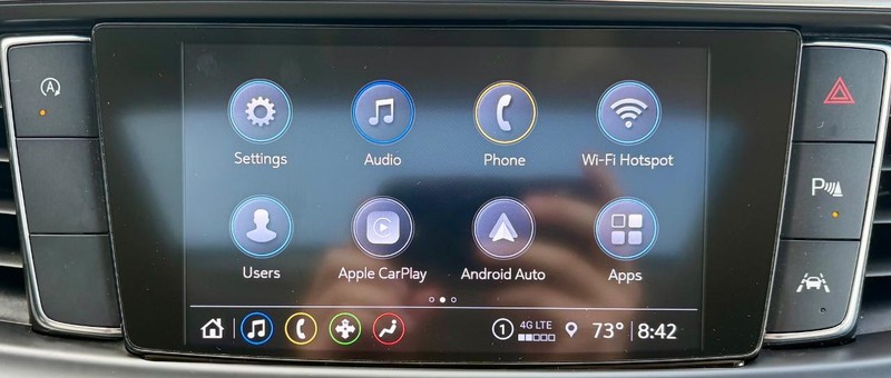 Buick Enclave Vehicle Full-screen Gallery Image 25