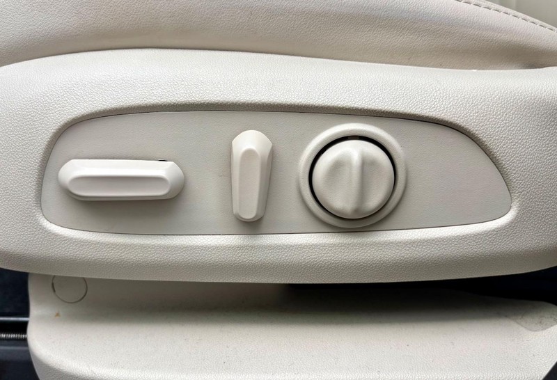 Buick Enclave Vehicle Full-screen Gallery Image 33