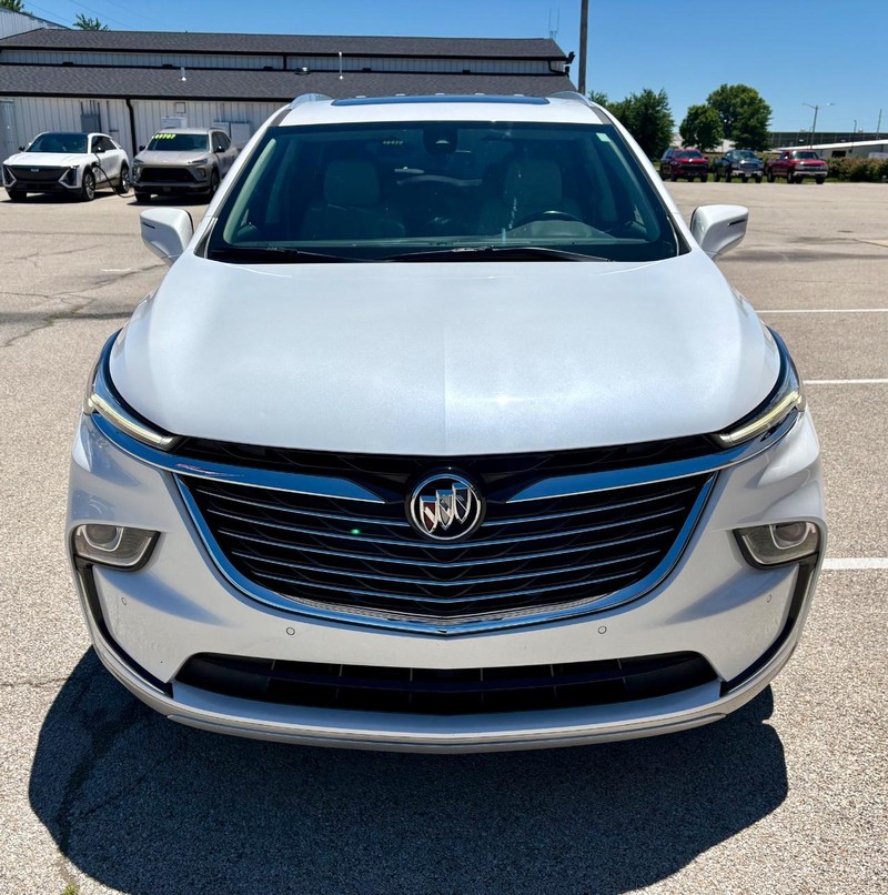 Buick Enclave Vehicle Full-screen Gallery Image 07