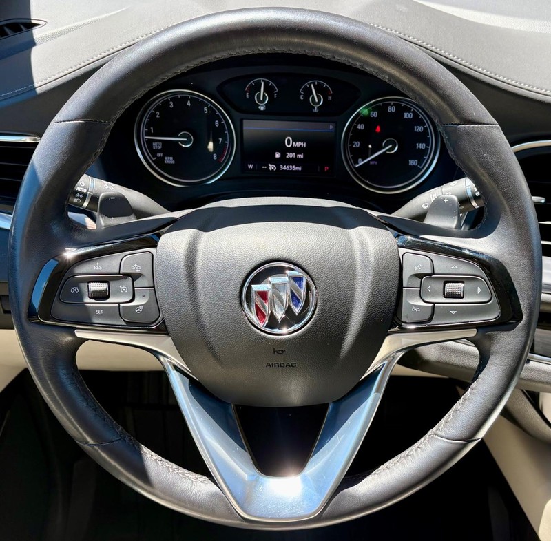 Buick Enclave Vehicle Full-screen Gallery Image 19