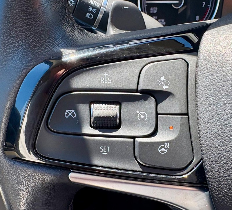 Buick Enclave Vehicle Full-screen Gallery Image 20