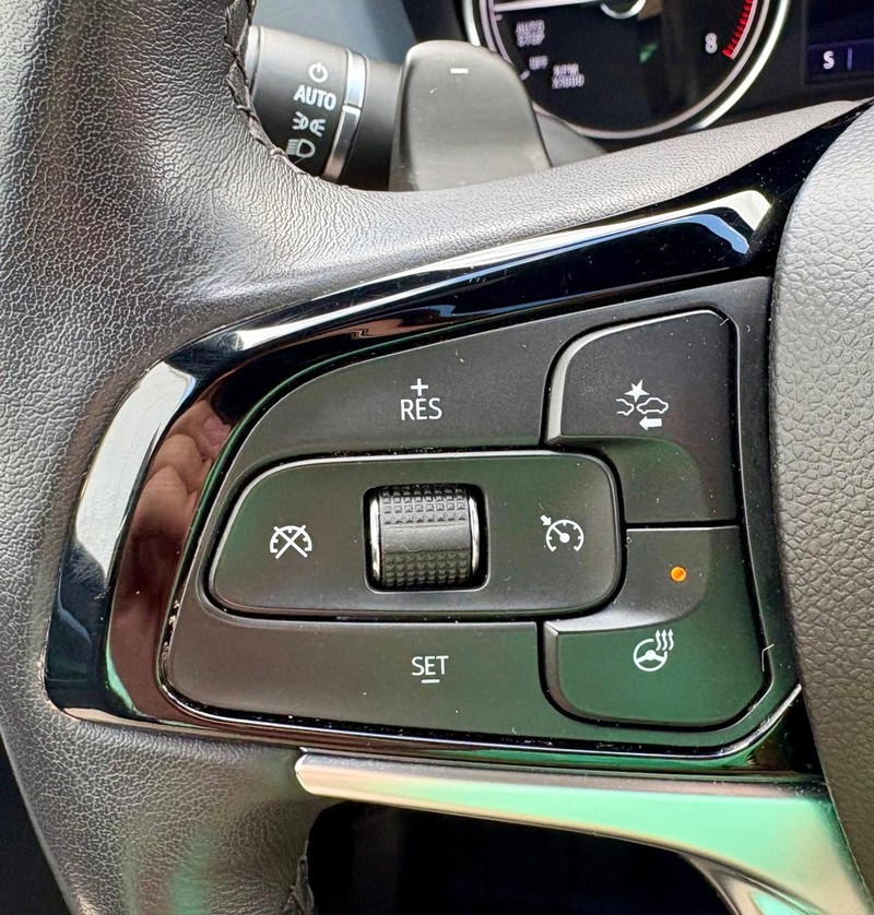 Buick Enclave Vehicle Full-screen Gallery Image 22