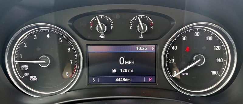 Buick Enclave Vehicle Full-screen Gallery Image 23