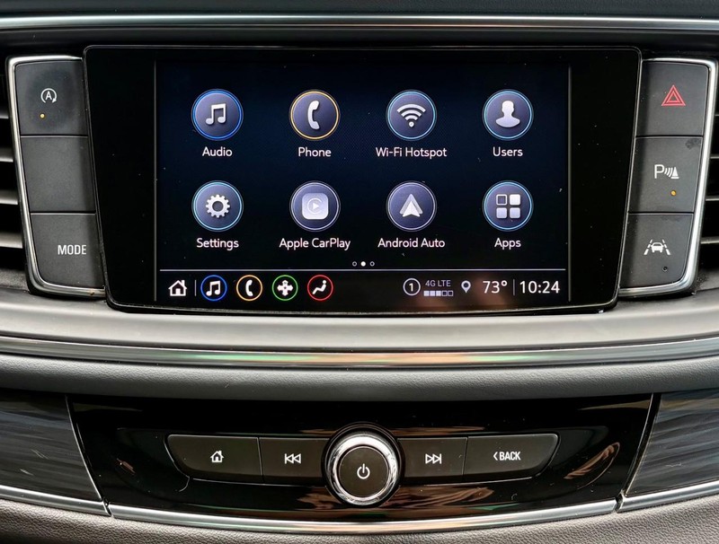 Buick Enclave Vehicle Full-screen Gallery Image 24