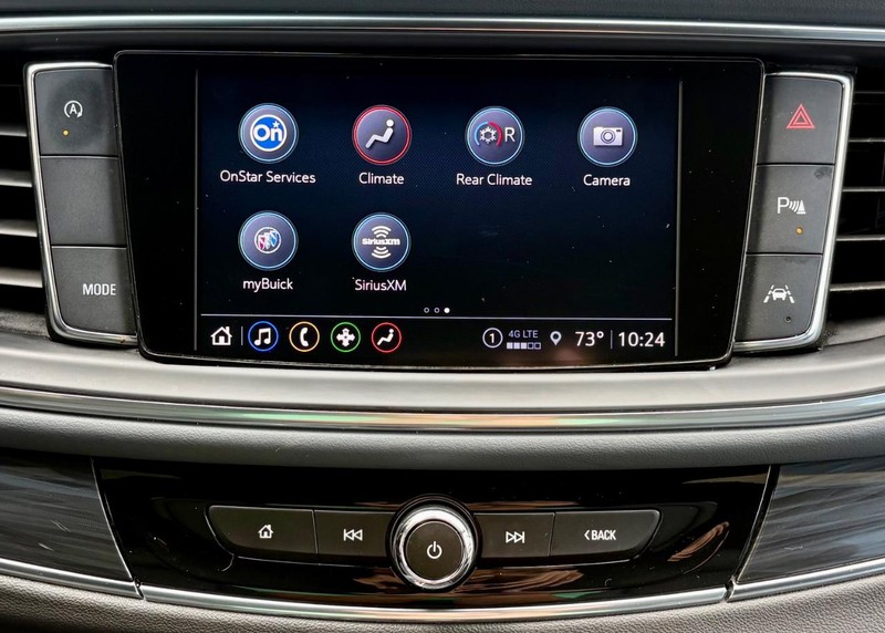 Buick Enclave Vehicle Full-screen Gallery Image 25
