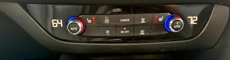 Buick Enclave Vehicle Full-screen Gallery Image 27