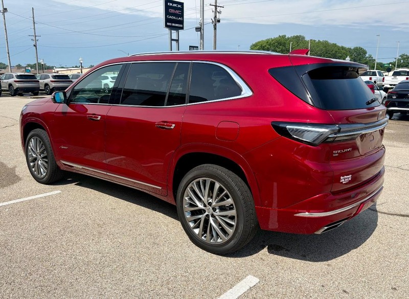 Buick Enclave Vehicle Full-screen Gallery Image 08