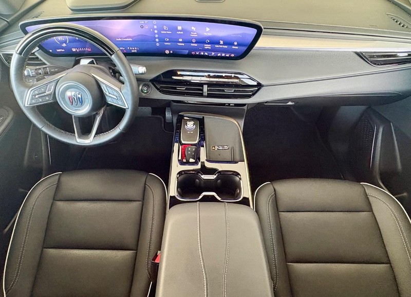 Buick Enclave Vehicle Full-screen Gallery Image 16