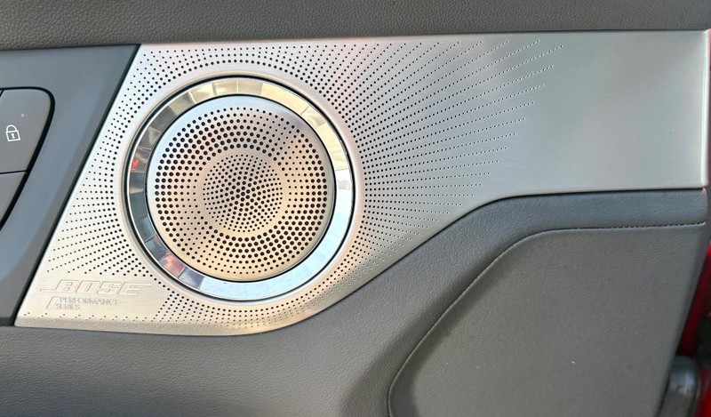 Buick Enclave Vehicle Full-screen Gallery Image 21