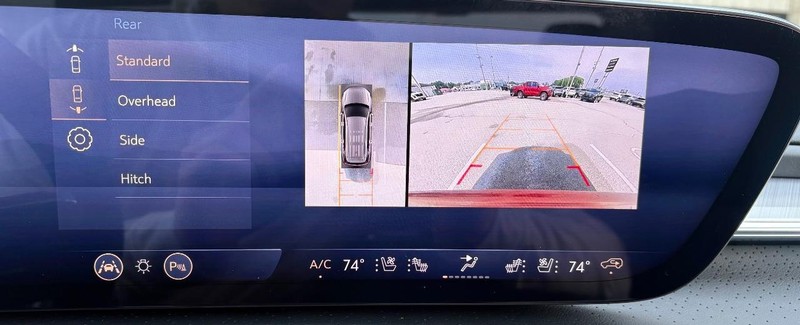 Buick Enclave Vehicle Full-screen Gallery Image 30