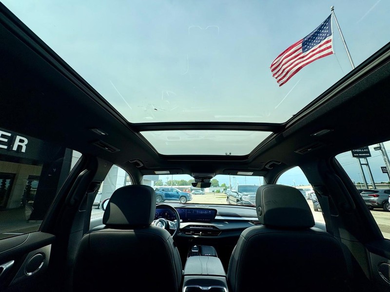Buick Enclave Vehicle Full-screen Gallery Image 33