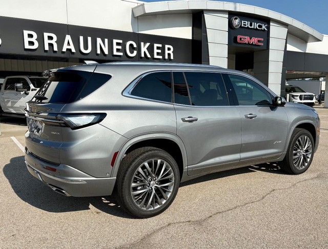 2026 Buick Enclave Avenir thumbnail image 03