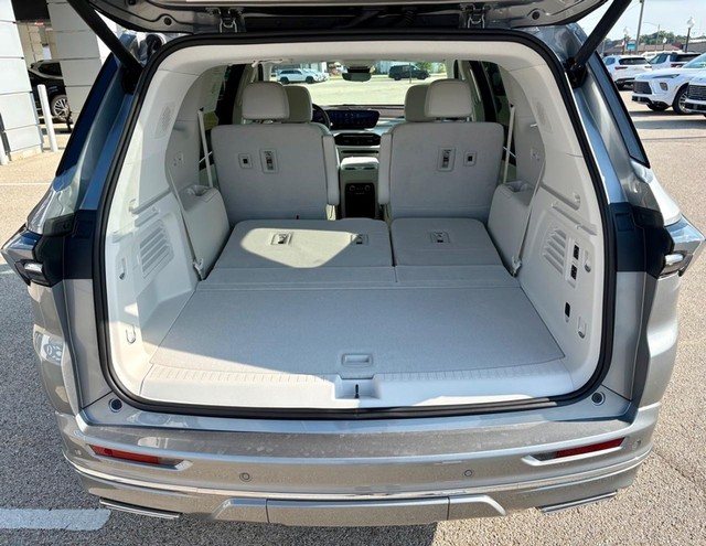 2026 Buick Enclave Avenir thumbnail image 06