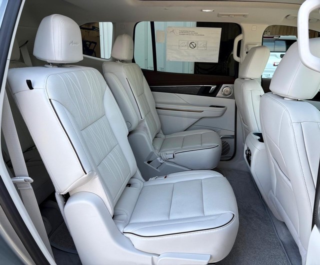 2026 Buick Enclave Avenir thumbnail image 12