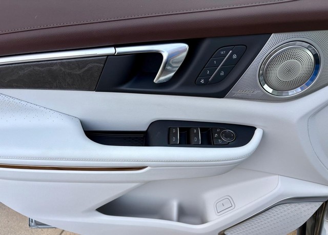 2026 Buick Enclave Avenir thumbnail image 19