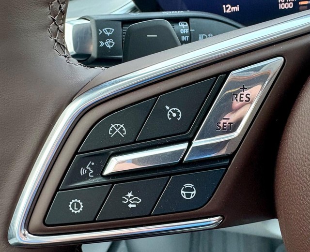 2026 Buick Enclave Avenir thumbnail image 23