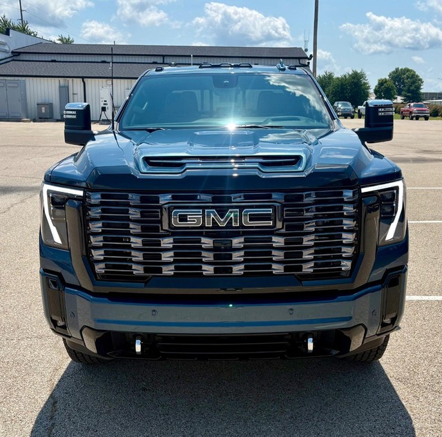 2026 GMC Sierra 2500HD Denali Ultimate thumbnail image 11